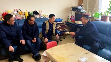 慰問(wèn)送真情  關(guān)愛(ài)暖人心<br/>——甘肅工程咨詢集團(tuán)開(kāi)展春節(jié)慰問(wèn)活動(dòng)