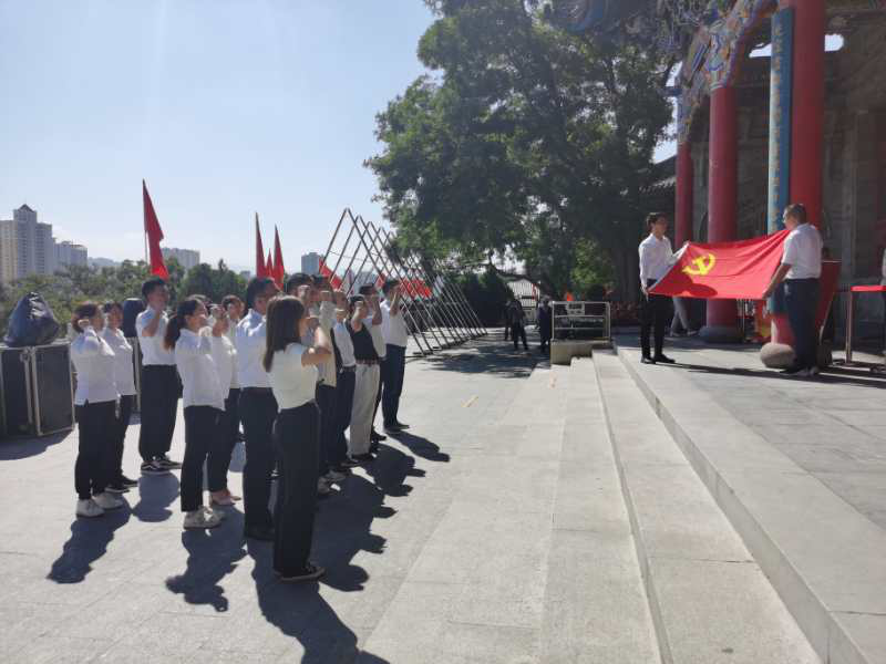 集團機關(guān)第二黨支部與土木院第一黨支部開展<br/>“重溫光輝歷程，傳承紅色基因”主題黨日暨結(jié)對共建活動